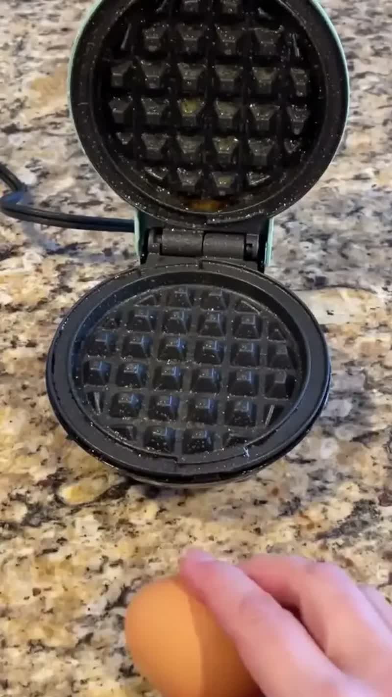 Mini Máquina de Waffle Elétrica Portátil