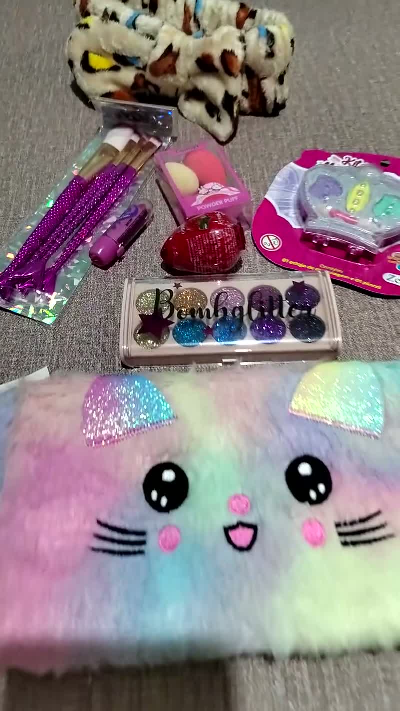 Conjunto de Maquiagem e Skin Care Infantil Blogueirinha