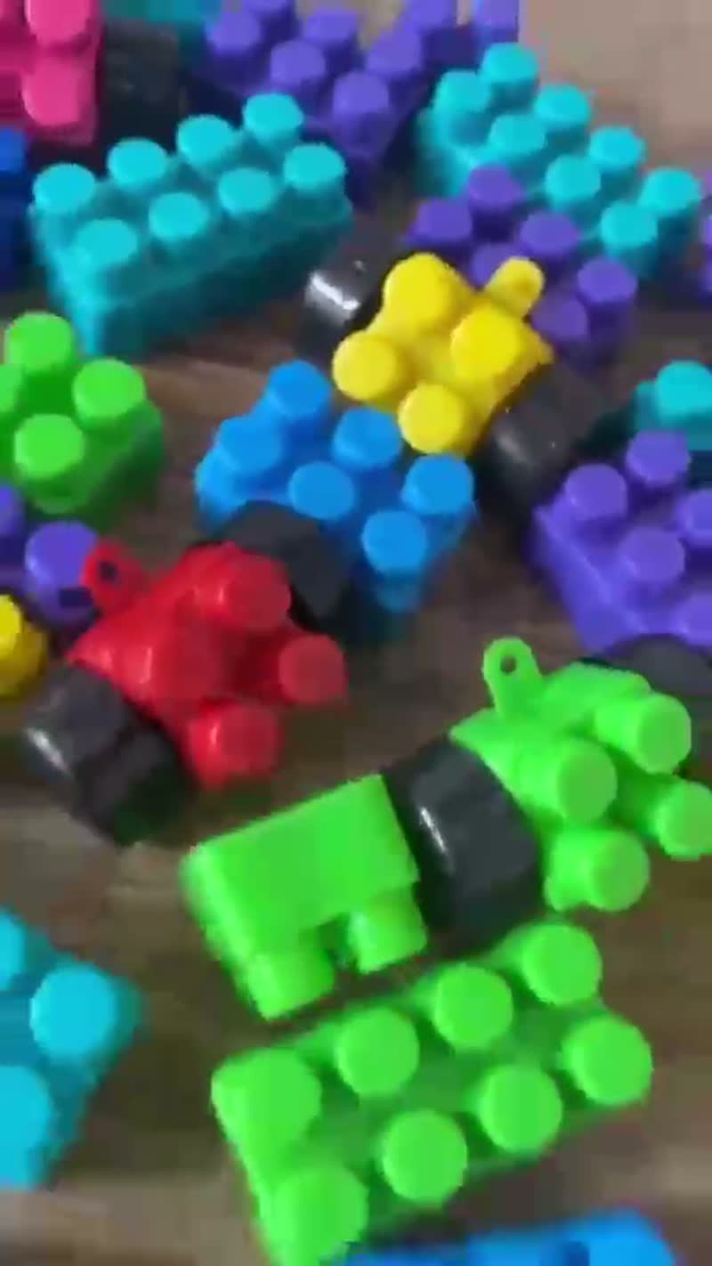 Sacola com 300 Peças de Multiblocos Coloridos